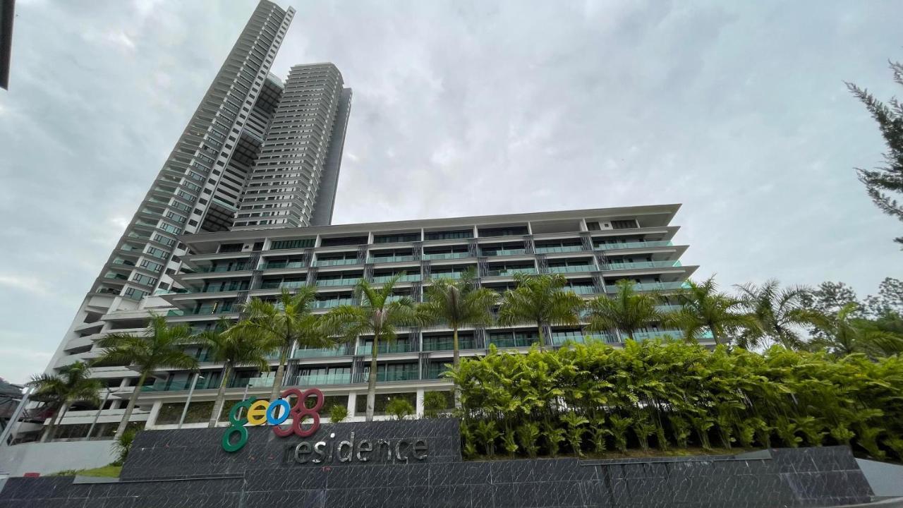 2r2b With Hassle Free Self Check In Without Queue -free Wifi *